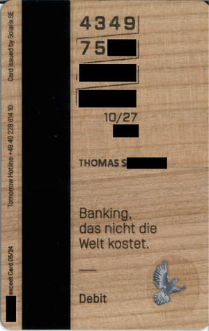 Tomorrow Visa Holz 1027 hinten.png